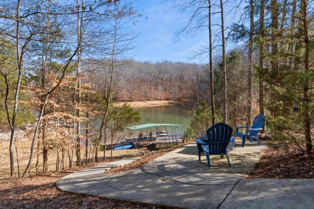 Lakeside Haven Dock/Slip Fire Pit Game Room Kayaks Winchester Exterior photo