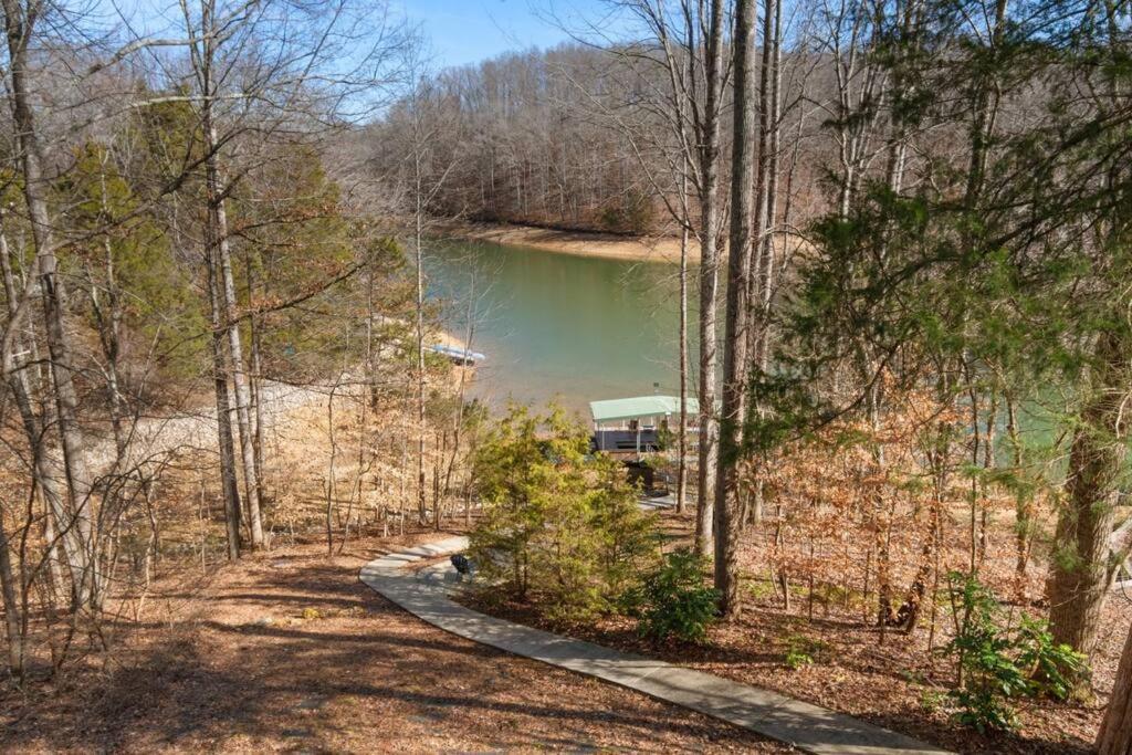 Lakeside Haven Dock/Slip Fire Pit Game Room Kayaks Winchester Exterior photo